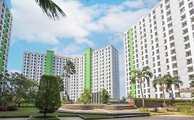 Hotel O Ciputat Near Apartment Green Lake View Ciputat